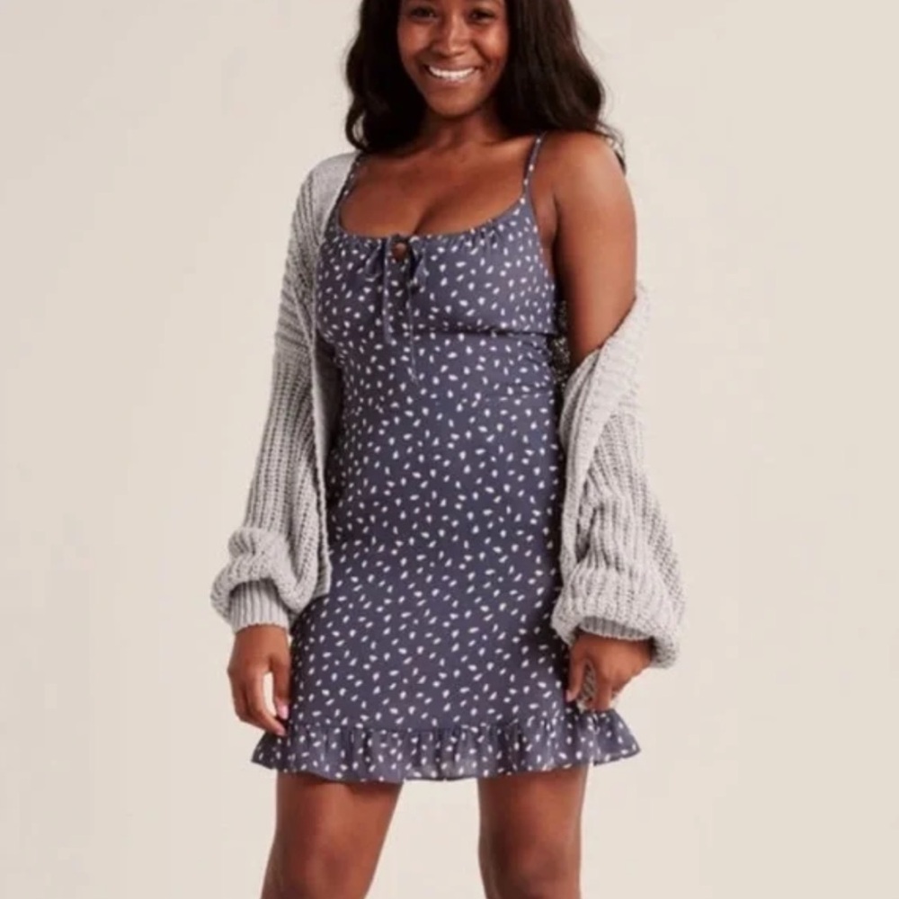 3/$15 Abercrombie & Fitch Blue Tie Front mini Dress